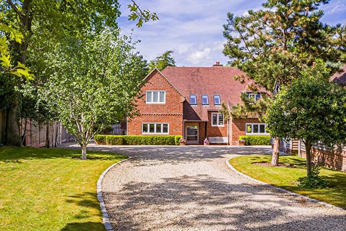 4 Bedroom Detached House For Sale In Kites Wood House, Upper Basildon, RG8