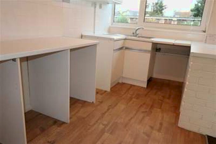 2 Bedroom Flat To Rent In Roseberry Court, Benfleet, SS7