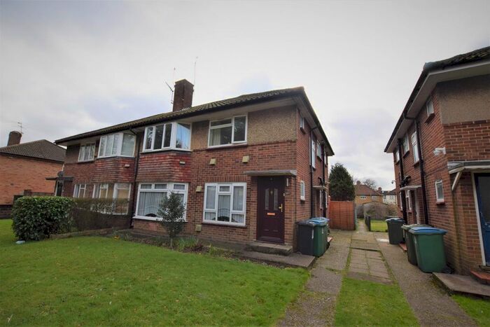 2 Bedroom Maisonette To Rent In North Western Avenue, Watford, WD24