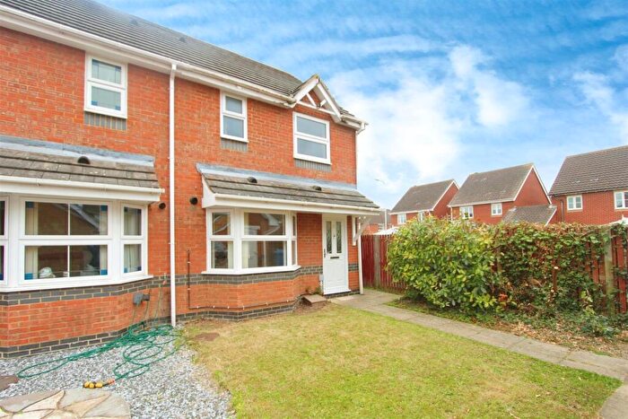 3 Bedroom End Of Terrace House For Sale In Pastime Close, Sittingbourne, ME10