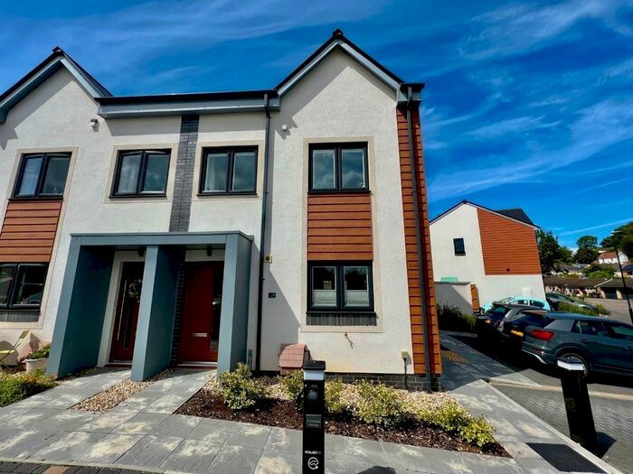 3 Bedroom Semi-Detached House For Sale In Dryleaze Court, Wotton-Under-Edge, GL12