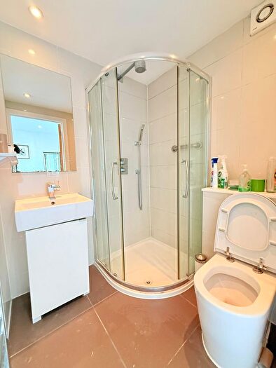 2 Bedroom Flat To Rent In Cornwall Road, Pinner, HA5