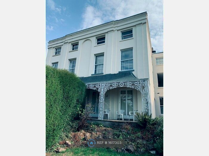 2 Bedroom Flat To Rent In Lark Hill, Worcester, WR5