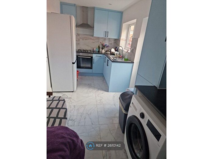 6 Bedroom Detached House To Rent In The Crescent, London, W3