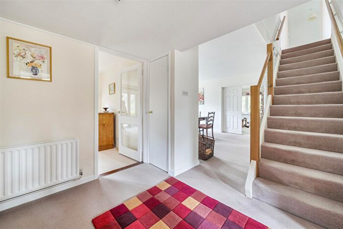 5 Bedroom Detached House For Sale In Edgcumbe Park Drive Crowthorne, Berkshire, RG45