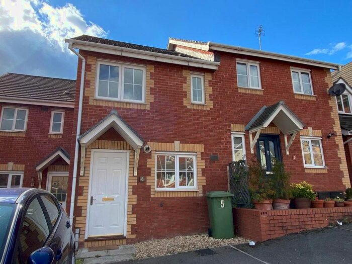 2 Bedroom Property To Rent In Cwrt Edward, Barry, Vale Of Glamorgan, CF62