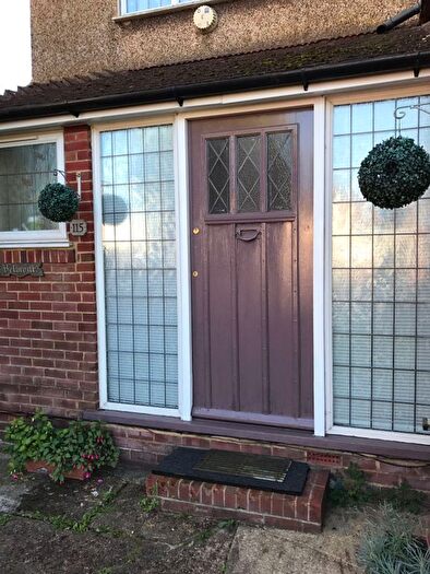 3 Bedroom Semi Detached House For Sale In Montrose Avenue, Luton, LU3