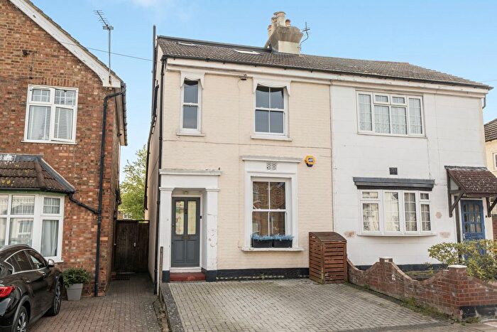 3 Bedroom Semi Detached House For Sale In Stanley Road, Bromley, BR2