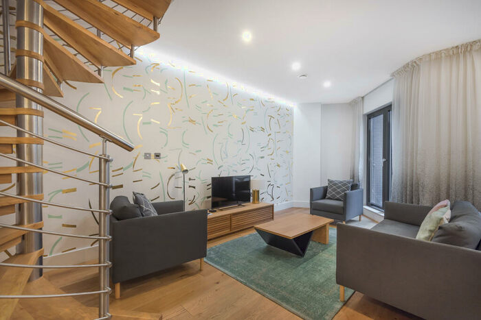 2 Bedroom Flat To Rent In Commercial Road, Aldgate, London, E1