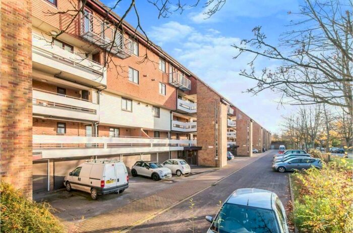 1 Bedroom Flat To Rent In Saxon Court, Kingsway Gardens, Andover, SP10