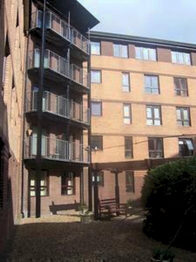 3 Bedroom Flat To Rent In / James Watt Street, G2