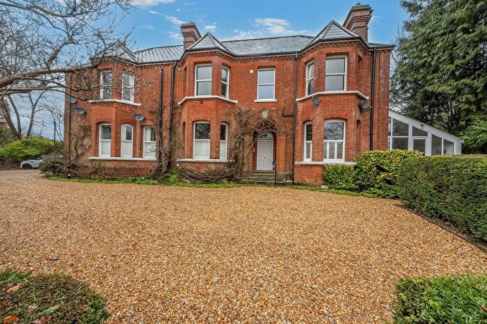 3 Bedroom Flat For Sale In Rockfield Road, Oxted, RH8