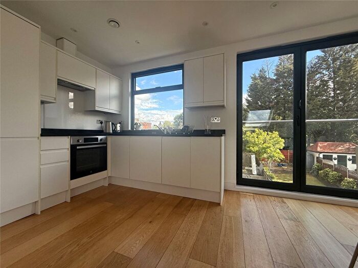 3 Bedroom Flat To Rent In Albert Road, London, N22