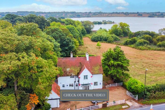 4 Bedroom Detached House For Sale In Heronsmere, Seaton Road, Hornsea, HU18