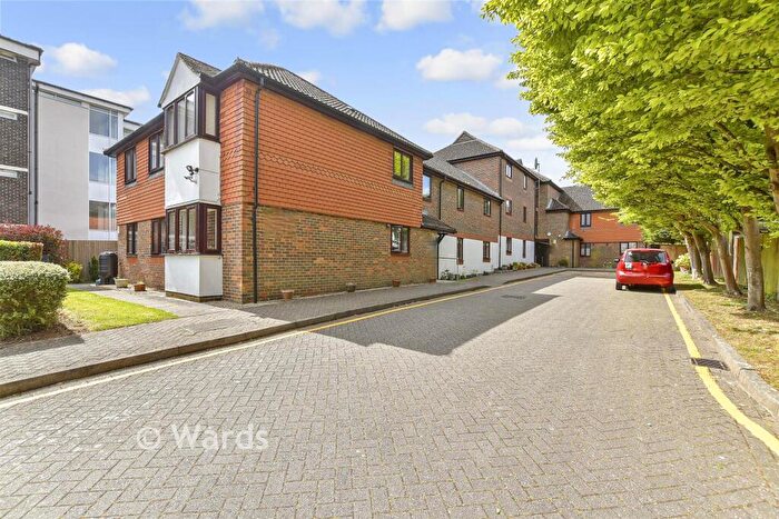 2 Bedroom Flat For Sale In Ersham Road, Canterbury, Kent, CT1