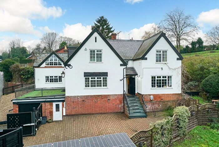 5 Bedroom Detached House For Sale In Leighton Road, Great Billington, LU7