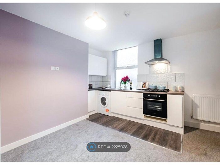 1 Bedroom Flat To Rent In Retiro Street, Oldham, OL1