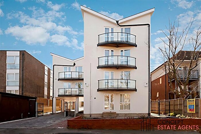 2 Bedroom Flat To Rent In Eaton Mansions, Eaton Road, Sutton, Surrey, SM2