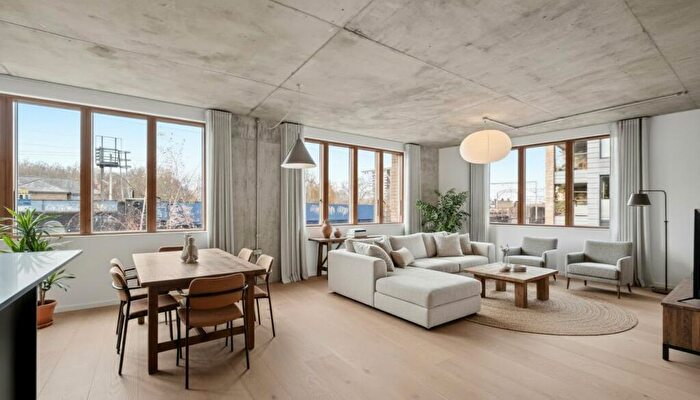 3 Bedroom Flat For Sale In London Lane, London Fields, E8