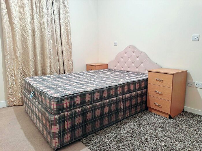 2 Bedroom Flat For Sale In Park Lane, Croydon, CR0