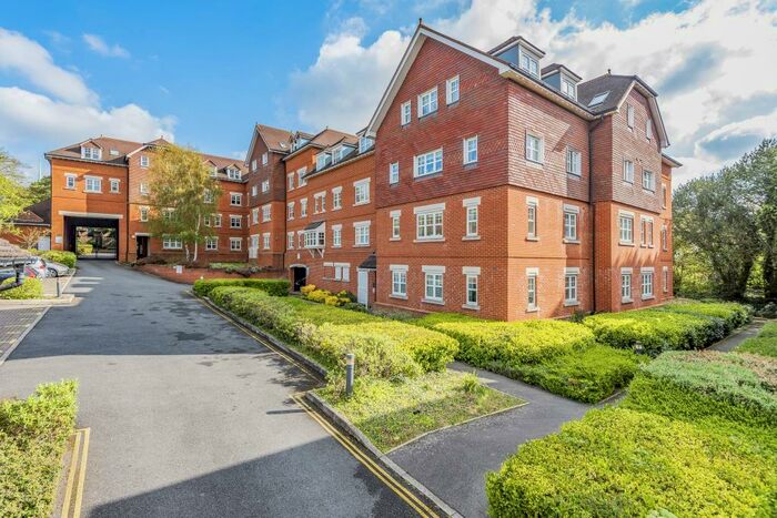 2 Bedroom Apartment To Rent In Woking, Surrey, GU22
