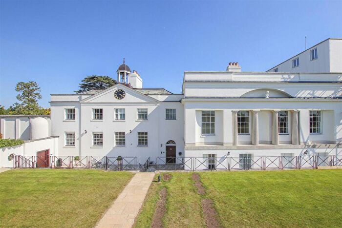 4 Bedroom Country House For Sale In Exceptional Country House On Edge Of Hertford, SG13