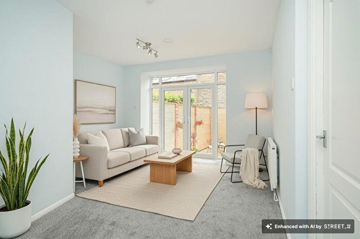 3 Bedroom End Of Terrace House For Sale In Wesley Lane, Sheffield, S10