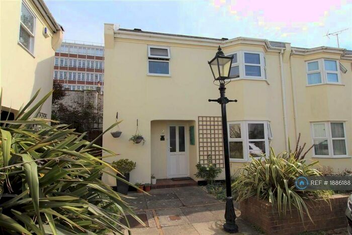 3 Bedroom Semi-Detached House To Rent In Marlborough Mews, Brighton, BN1