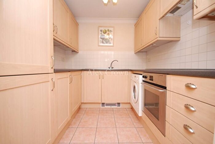 1 Bedroom Flat To Rent In Thistlewaite Road, Lower Clapton, E5