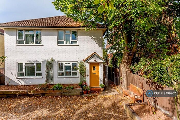 2 Bedroom Maisonette To Rent In Hook Road, Surbiton, KT6