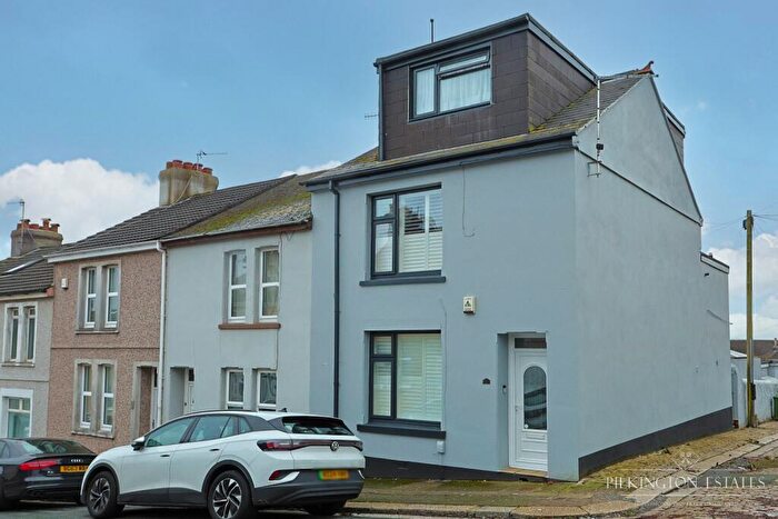 4 Bedroom End Of Terrace House For Sale In Plymouth, Devon, PL5
