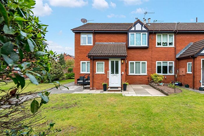 2 Bedroom Flat For Sale In Gores Lane, Formby, Liverpool, L37