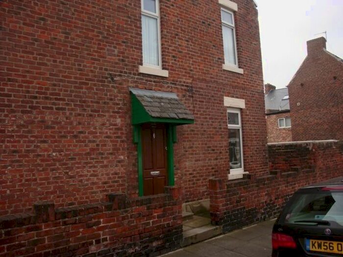 1 Bedroom Flat To Rent In Roman Road, South Shields NE33