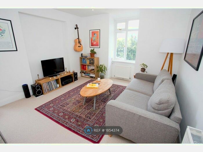 2 Bedroom Flat To Rent In Wilton House, Bournemouth, BH4