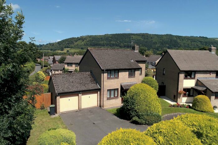 4 Bedroom Detached House For Sale In The Halfpennys, Gilwern, Abergavenny, NP7