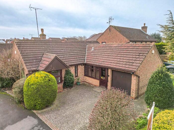 3 Bedroom Detached Bungalow For Sale In Dawlish Close, Nuneaton, CV11