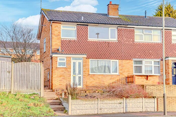 3 Bedroom Semi Detached House For Sale In Park Rise, Leicester, LE3