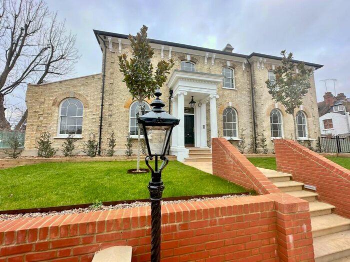 2 Bedroom Apartment To Rent In Archway Road, Highgate, N6