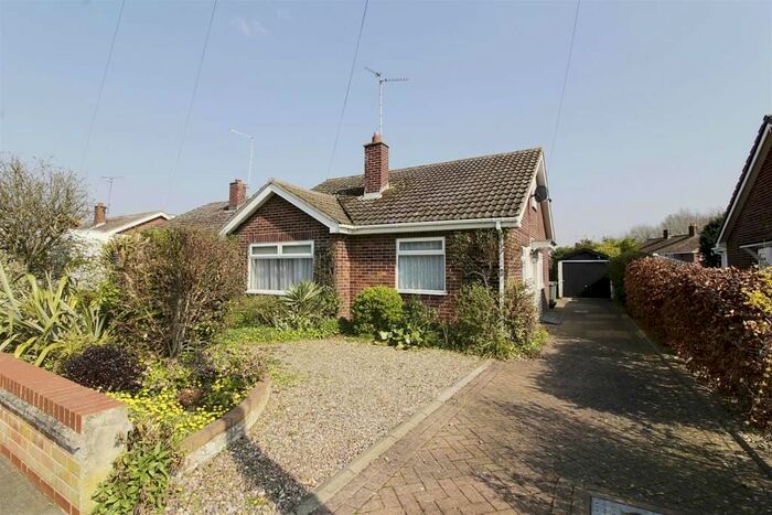 3 Bedroom Bungalow For Sale In Woodland Lea, Helpston, Peterborough, PE6