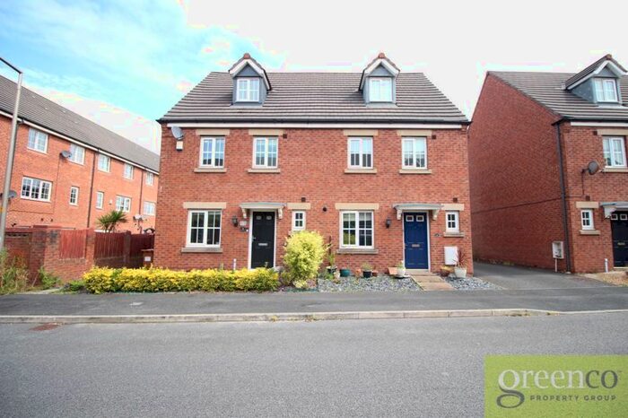 4 Bedroom Semi-Detached House To Rent In Kennett Drive, Bredbury, Stockport, SK6