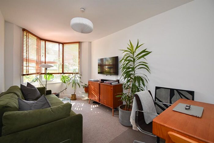 1 Bedroom Flat For Sale In Pevensey Road, St. Leonards-On-Sea, TN38