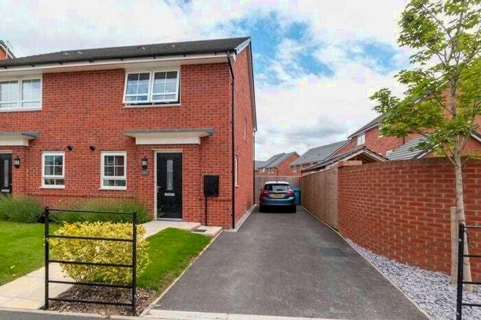 3 Bedroom Semi-Detached House To Rent In Midsummer Avenue, Prescot, Liverpool, L34