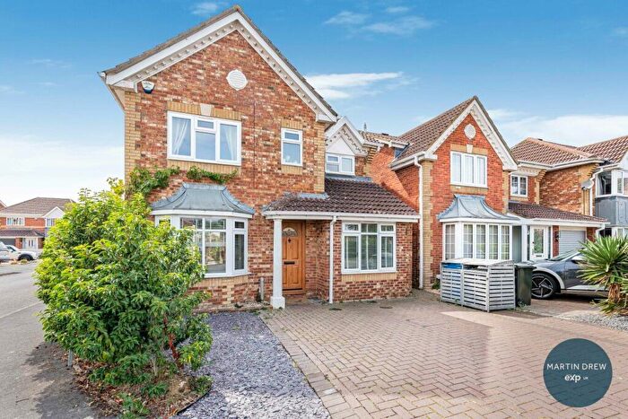 5 Bedroom Detached House For Sale In Merlin Way, Bicester, OX26