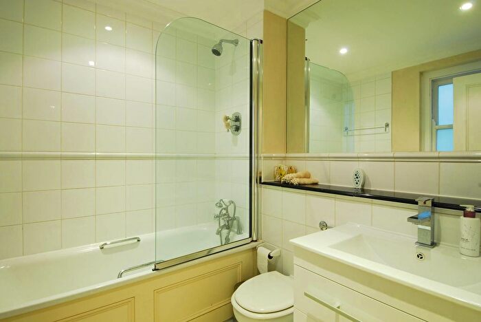 1 Bedroom Flat To Rent In Courtfield Gardens, South Kensington, London, SW5