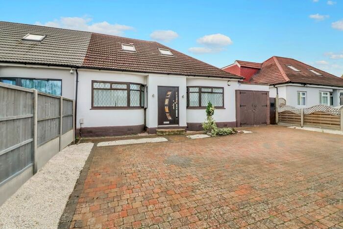 5 Bedroom Bungalow To Rent In Woodcock Hill, Harrow, HA3