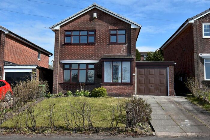 3 Bedroom Detached House To Rent In Whinberry Way, Moorside, Oldham OL4