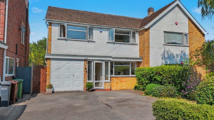 3 Bedroom Semi-Detached House For Sale In Pear Tree Crescent, Shirley, Solihull, B90
