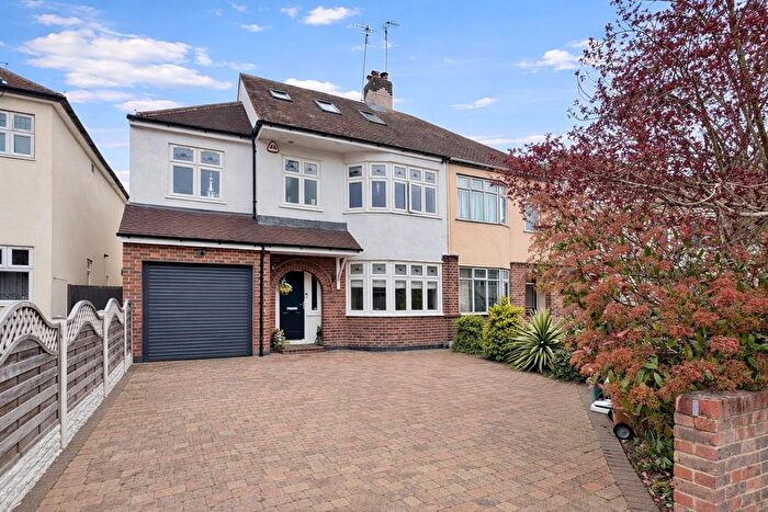 5 Bedroom Semi Detached House For Sale In Second Avenue, Chelmsford, CM1