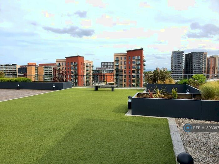 2 Bedroom Flat To Rent In Bridgewater Point, Salford, M5