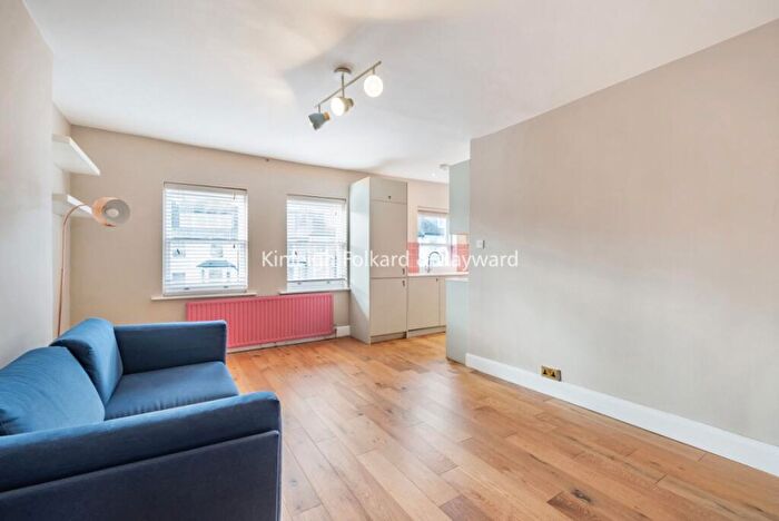 2 Bedroom Flat To Rent In Primrose Gardens, Belsize Park, London, NW3
